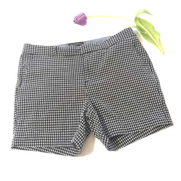 Banana Republic Pants - BANANA REPUBLIC GEOMETRIC PRINT SHORTS